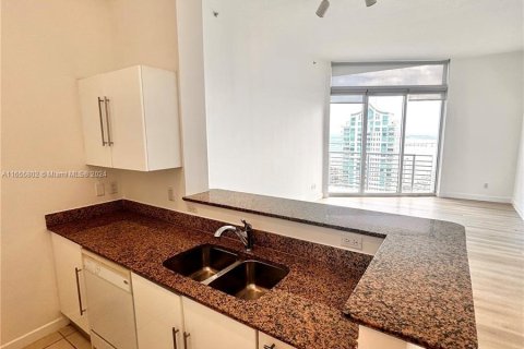 Condominio en alquiler en Miami, Florida, 1 dormitorio, 80.64 m2 № 1355333 - foto 10