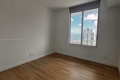 Condominio en alquiler en Miami, Florida, 1 dormitorio, 80.64 m2 № 1355333 - foto 4