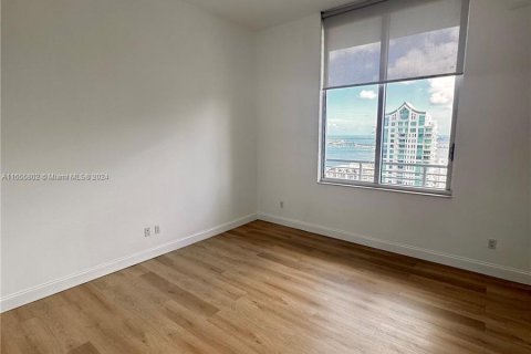 Condominio en alquiler en Miami, Florida, 1 dormitorio, 80.64 m2 № 1355333 - foto 5