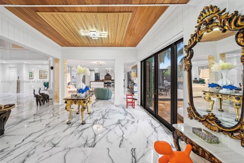 Villa ou maison à vendre à North Miami Beach, Floride: 6 chambres, 525.64 m2 № 551288 - photo 25