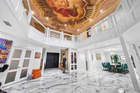 Villa ou maison à vendre à North Miami Beach, Floride: 6 chambres, 525.64 m2 № 551288 - photo 9