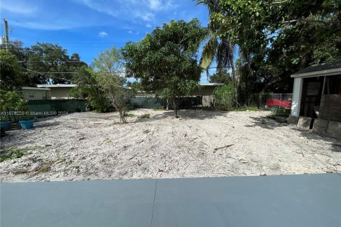 Commercial property in Miami, Florida 208.84 sq.m. № 1404702 - photo 26