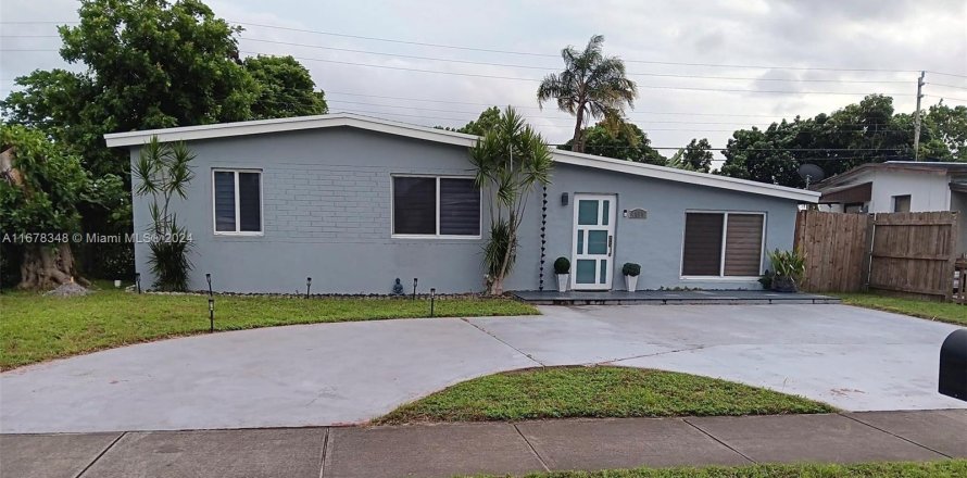 Casa en West Park, Florida 3 dormitorios, 88.44 m2 № 1404745