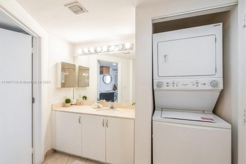 Condominio en venta en Miami, Florida, 2 dormitorios, 97.36 m2 № 1228220 - foto 9