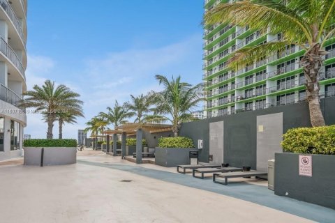 Copropriété à vendre à Miami, Floride: 2 chambres, 97.36 m2 № 1228220 - photo 15