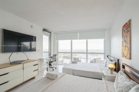 Copropriété à vendre à Miami, Floride: 2 chambres, 97.36 m2 № 1228220 - photo 11