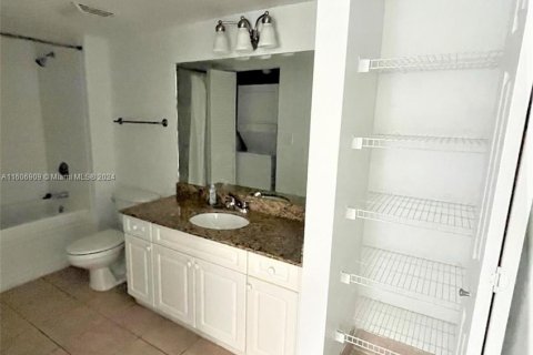 Condo in Fort Lauderdale, Florida, 1 bedroom  № 1228269 - photo 11