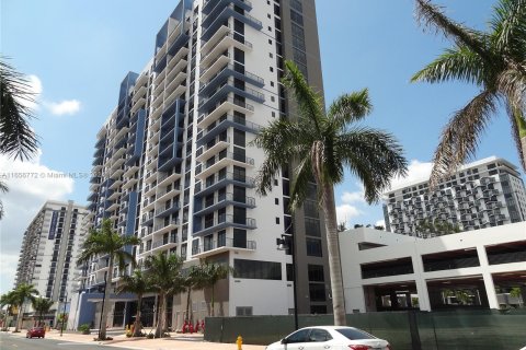 Copropriété à louer à Doral, Floride: 2 chambres, 95.13 m2 № 1357057 - photo 2