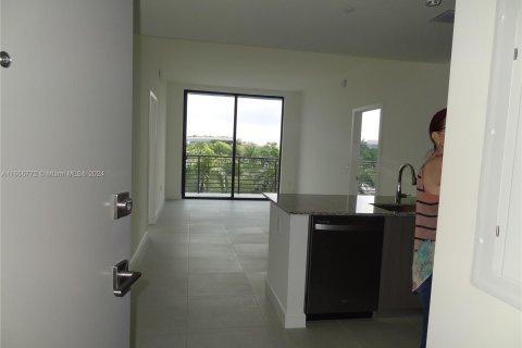 Condo in Doral, Florida, 2 bedrooms  № 1357057 - photo 21