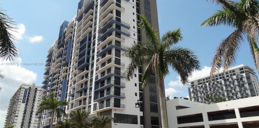 Condo in Doral, Florida, 2 bedrooms  № 1357057