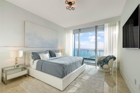 Condo in Bal Harbour, Florida, 2 bedrooms  № 1357010 - photo 15