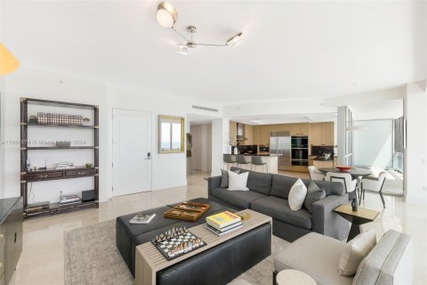 Condominio en venta en Bal Harbour, Florida, 2 dormitorios, 177.72 m2 № 1357010 - foto 8