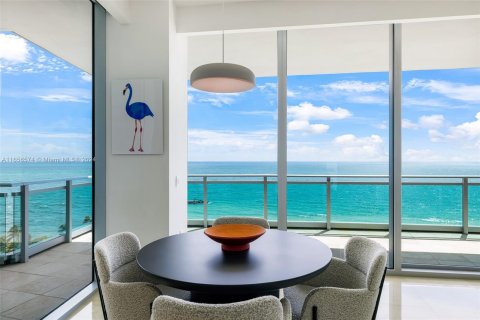 Copropriété à vendre à Bal Harbour, Floride: 2 chambres, 177.72 m2 № 1357010 - photo 13