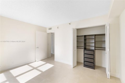 Condo in Aventura, Florida, 3 bedrooms  № 1356795 - photo 20