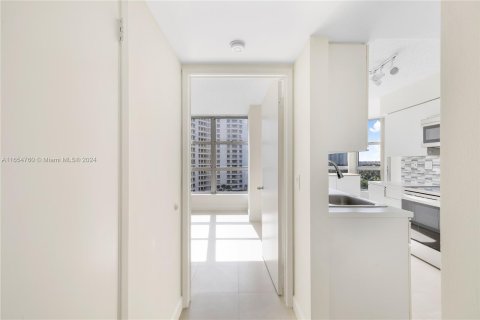 Condo in Aventura, Florida, 3 bedrooms  № 1356795 - photo 9