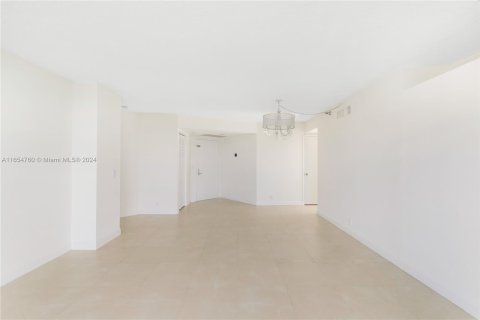 Copropriété à vendre à Aventura, Floride: 3 chambres, 126.44 m2 № 1356795 - photo 12