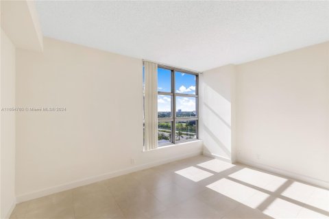 Condo in Aventura, Florida, 3 bedrooms  № 1356795 - photo 19