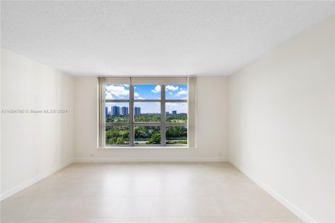 Condo in Aventura, Florida, 3 bedrooms  № 1356795 - photo 13