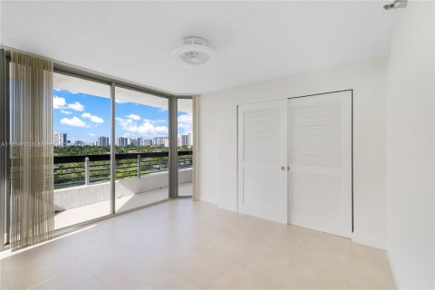 Copropriété à vendre à Aventura, Floride: 3 chambres, 126.44 m2 № 1356795 - photo 18