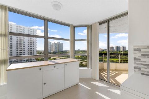 Condo in Aventura, Florida, 3 bedrooms  № 1356795 - photo 5