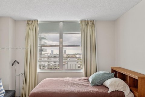 Condominio en venta en Sunny Isles Beach, Florida, 2 dormitorios, 138.24 m2 № 1006894 - foto 29