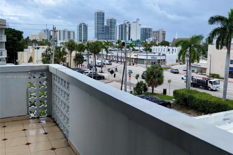 Condominio en venta en Miami Beach, Florida, 1 dormitorio, 80.36 m2 № 1395876 - foto 15