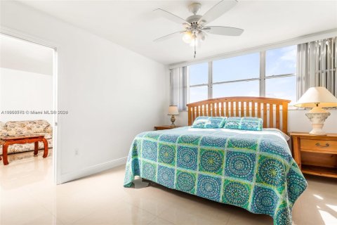 Condo in Miami Beach, Florida, 1 bedroom  № 1395876 - photo 7