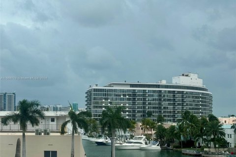 Condominio en venta en Miami Beach, Florida, 1 dormitorio, 80.36 m2 № 1395876 - foto 18