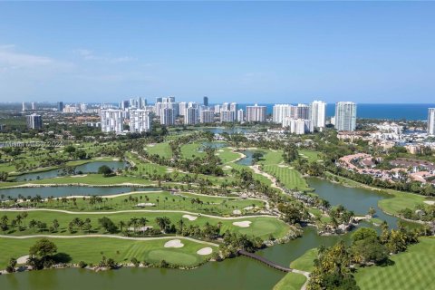 Condo in Aventura, Florida, 2 bedrooms  № 1395923 - photo 2