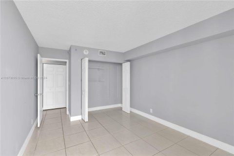 Copropriété à vendre à Aventura, Floride: 2 chambres, 98.66 m2 № 1395923 - photo 15