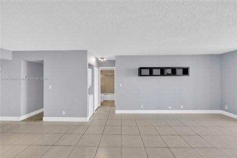 Copropriété à vendre à Aventura, Floride: 2 chambres, 98.66 m2 № 1395923 - photo 3