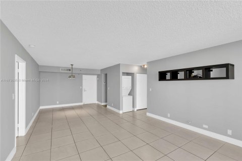 Copropriété à vendre à Aventura, Floride: 2 chambres, 98.66 m2 № 1395923 - photo 5