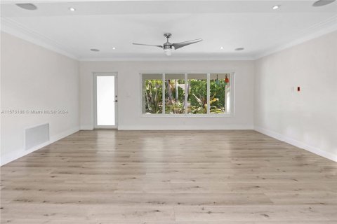 Купить виллу или дом в Майами-Шорс, Флорида 3 спальни, 213.02м2, № 1134764 - фото 9
