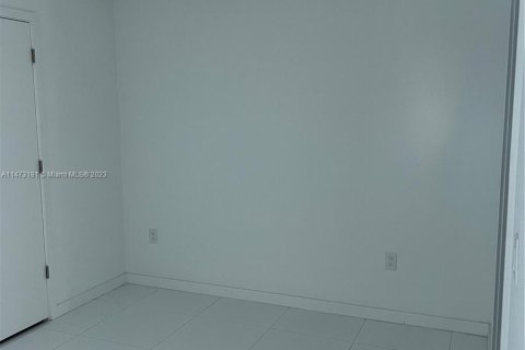 Condominio en venta en Miami, Florida, 1 dormitorio, 109.44 m2 № 781163 - foto 16