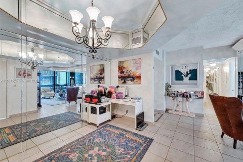 Condo in Aventura, Florida, 3 bedrooms  № 908550 - photo 6