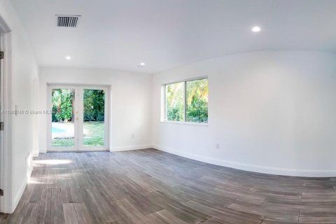 Casa en venta en South Miami, Florida, 4 dormitorios, 197.6 m2 № 1177498 - foto 13