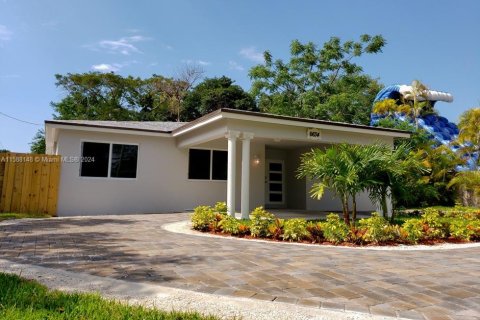 Купить виллу или дом в Саут-Майами, Флорида 4 комнаты, 197.6м2, № 1177498 - фото 3