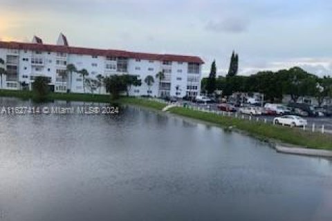 Condominio en venta en Lauderhill, Florida, 1 dormitorio, 86.21 m2 № 1305876 - foto 30