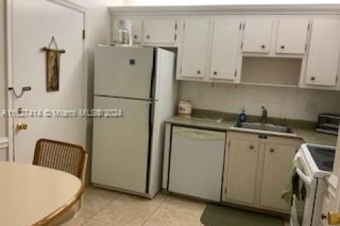 Condo in Lauderhill, Florida, 1 bedroom  № 1305876 - photo 22