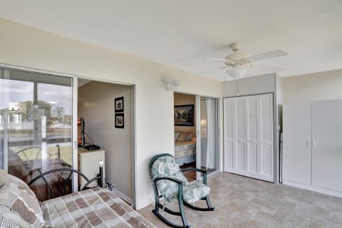 Condo in Deerfield Beach, Florida, 2 bedrooms  № 1183491 - photo 19