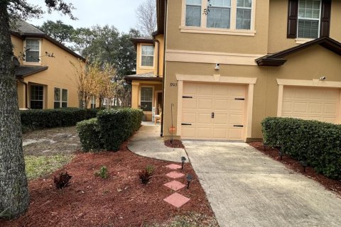 Villa ou maison à louer à Jacksonville, Floride: 3 chambres, 163.04 m2 № 891564 - photo 1