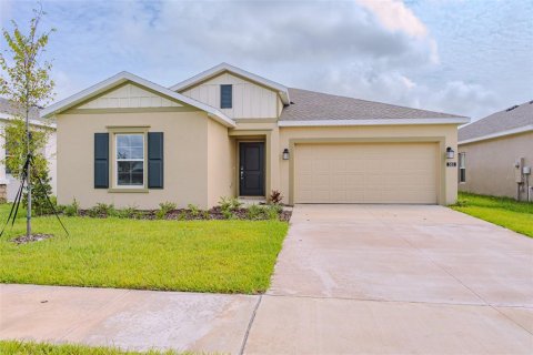 Villa ou maison à louer à Winter Haven, Floride: 4 chambres, 179.77 m2 № 1370068 - photo 2