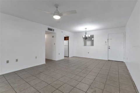 Condo in Port Charlotte, Florida, 2 bedrooms  № 1169384 - photo 8