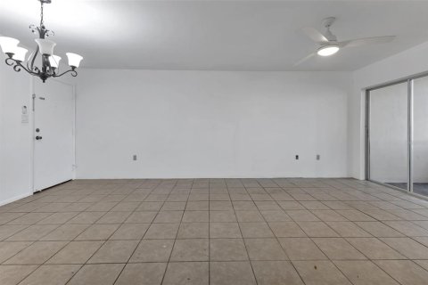 Copropriété à vendre à Port Charlotte, Floride: 2 chambres, 85.38 m2 № 1169384 - photo 10