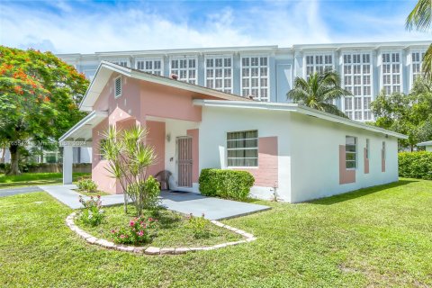 Casa en venta en Coral Gables, Florida, 3 dormitorios, 133.04 m2 № 1353892 - foto 4