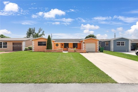 Casa en venta en Miramar, Florida, 3 dormitorios, 158.31 m2 № 1353894 - foto 2