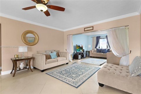 Villa ou maison à vendre à Miramar, Floride: 3 chambres, 158.31 m2 № 1353894 - photo 8