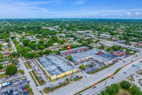 Propiedad comercial en venta en Miramar, Florida № 1230909 - foto 9