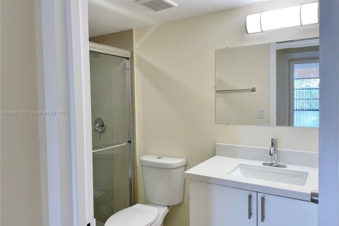 Condo in North Miami Beach, Florida, 1 bedroom  № 1357060 - photo 10