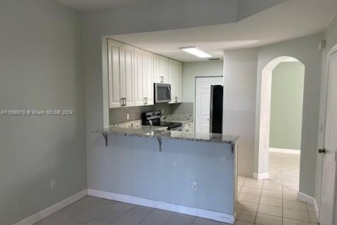 Townhouse in Dania Beach, Florida 3 bedrooms, 129.23 sq.m. № 1357113 - photo 5